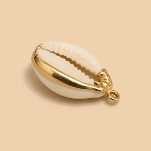 Ciondolo conchiglia cowrie oro