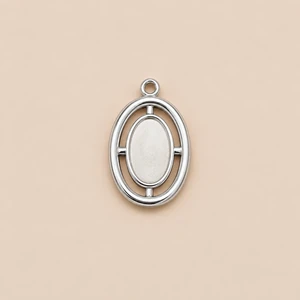 Ciondolo ovale in argento satinato